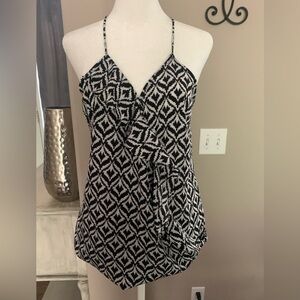 NYC Medium Black and White Patterned Women's Tank Blouse, EUC P2P 18”